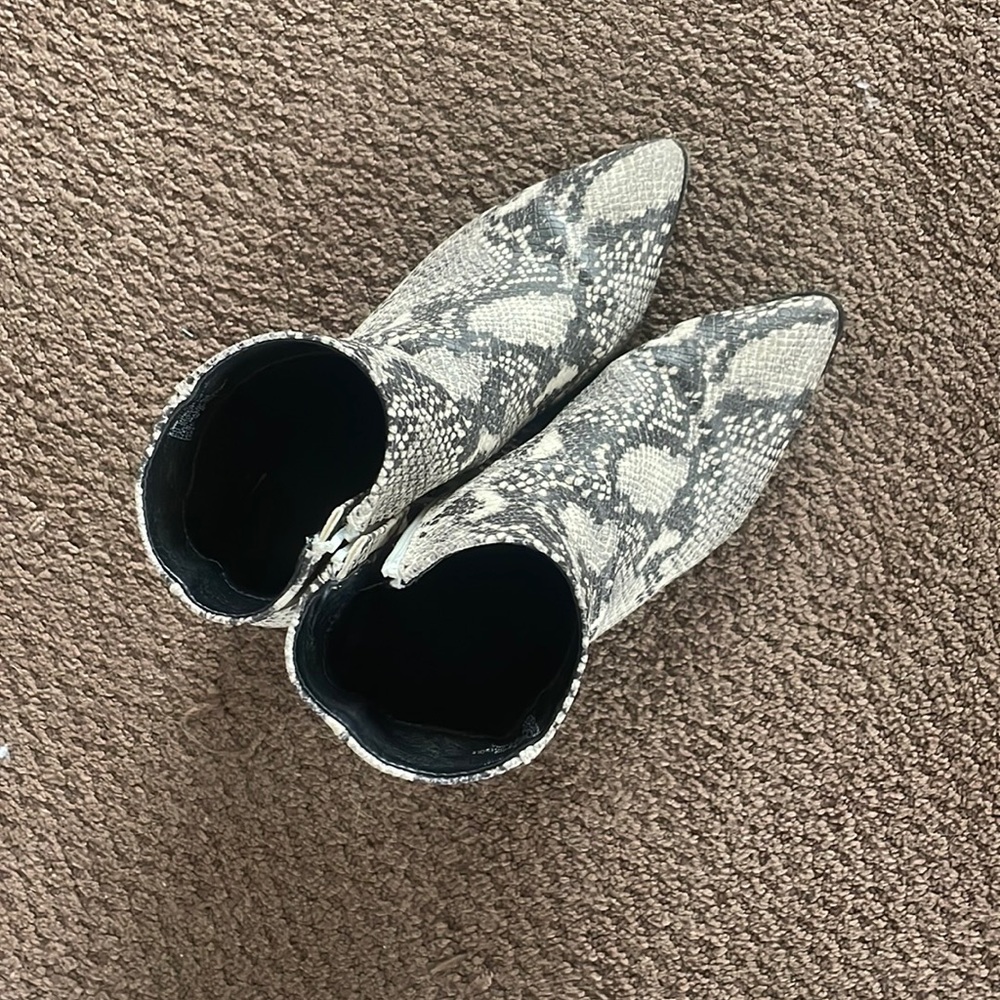 Lightly used. Good quality